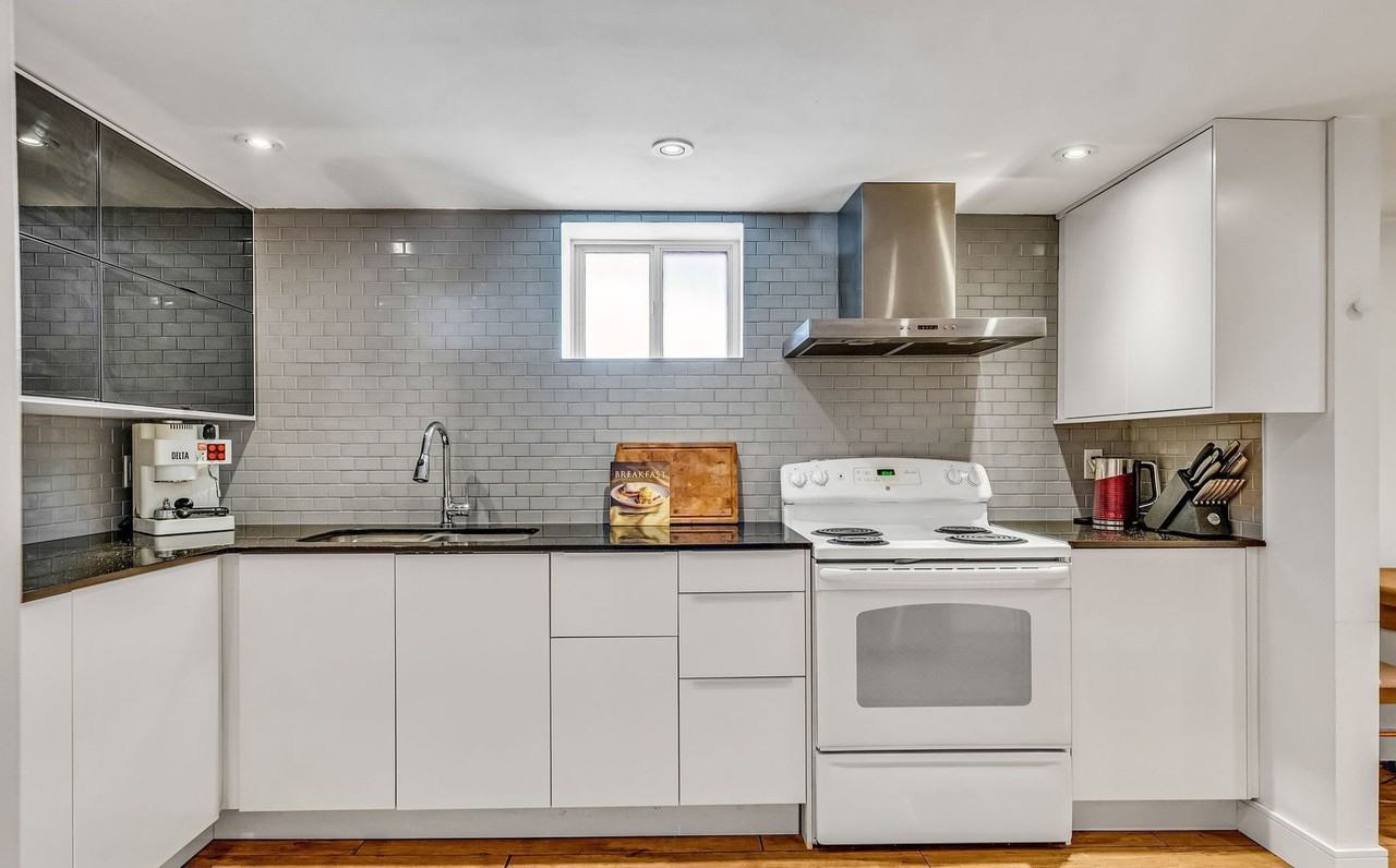 427 Lauder Avenue #1 - Photo 3 of 9