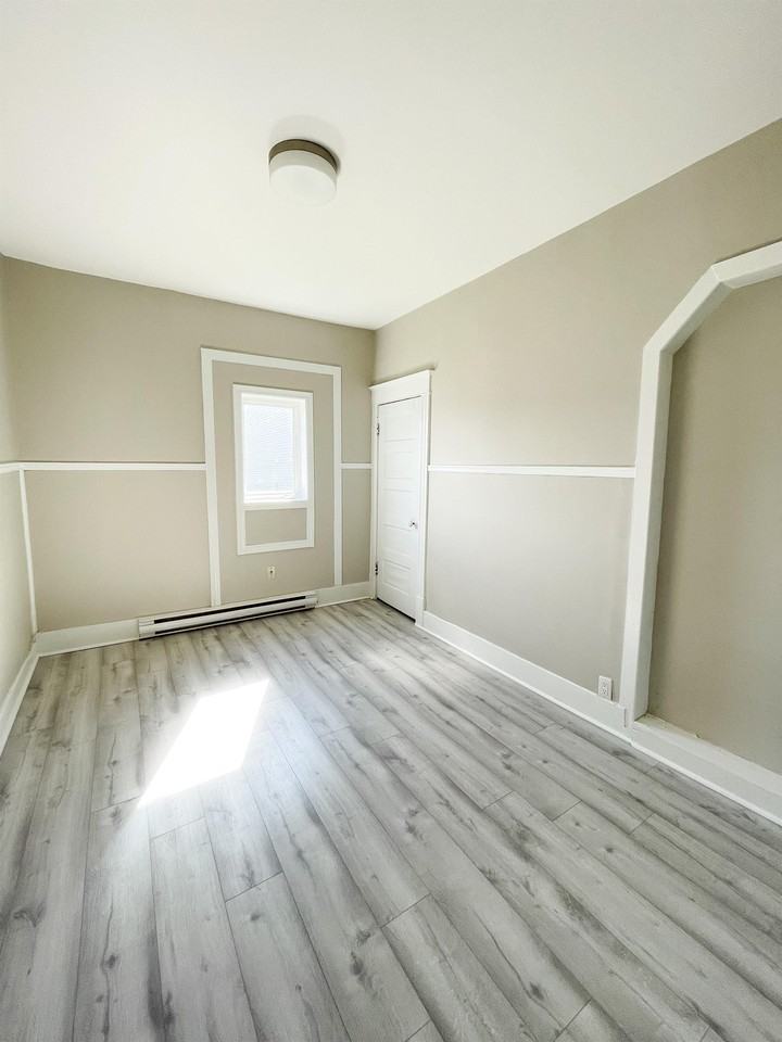 283 Wentworth St #283 - Photo 3 of 7