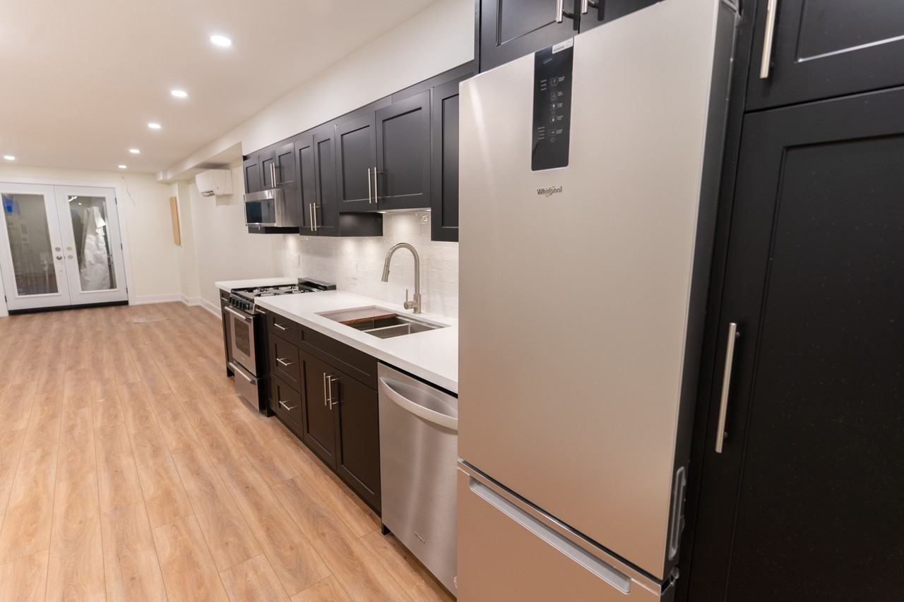 55 Markham St Bsmt #BS - Photo 2 of 8