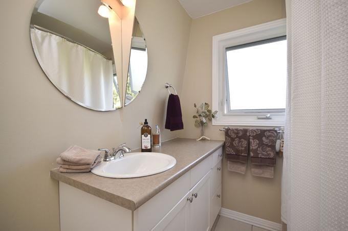 749 Springland Dr - Photo 3 of 11