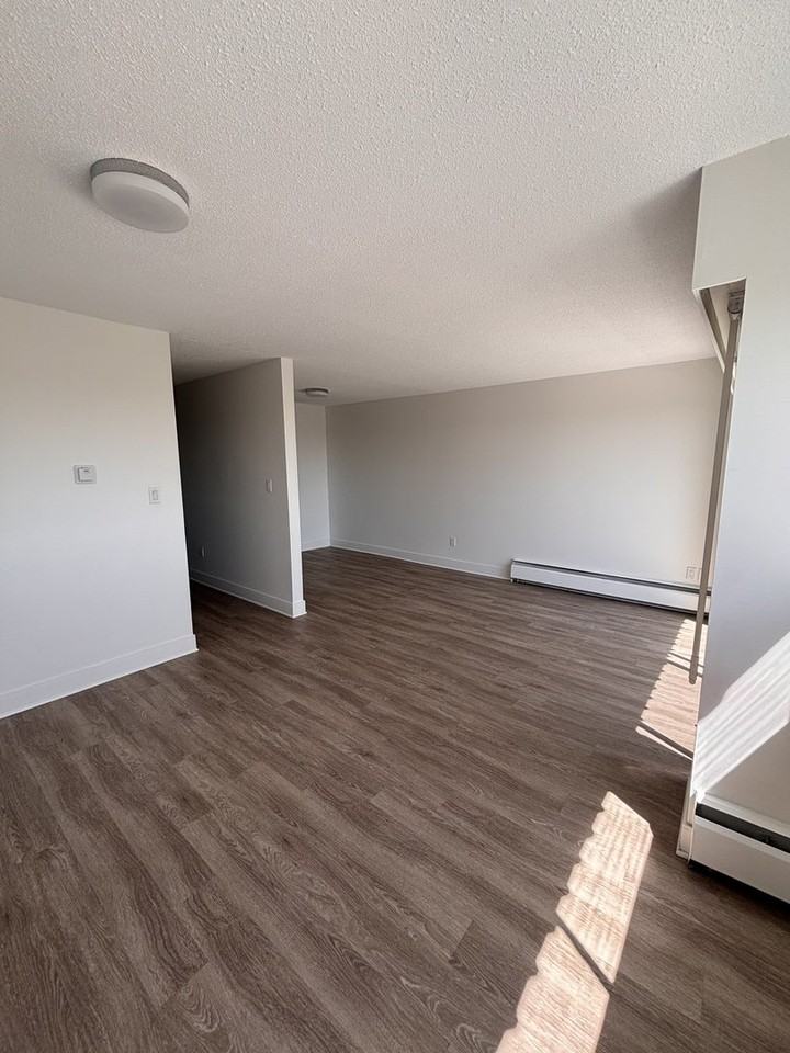33371 2nd Ave - Photo 2 of 7