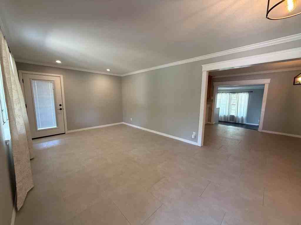 2244 Meadow Point Dr - Photo 2 of 13