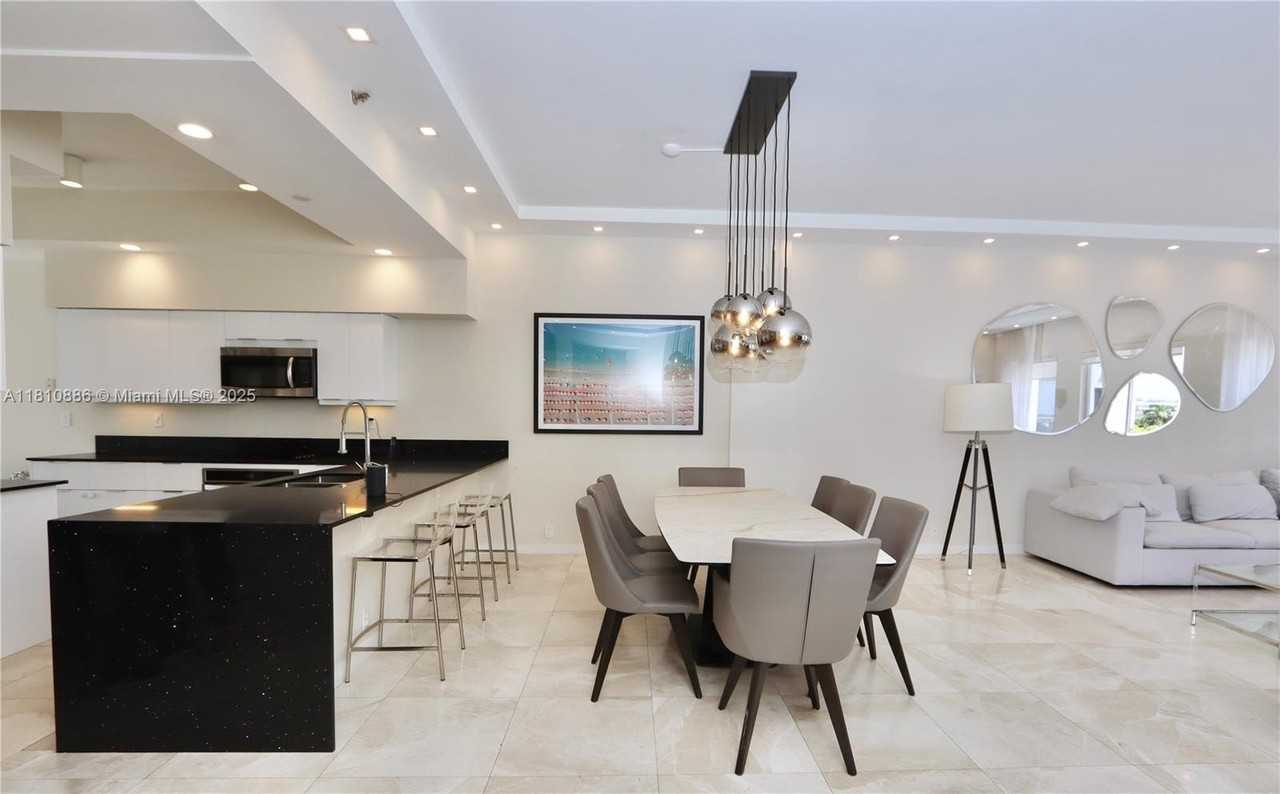 3900 Island Blvd #PH2 - Photo 3 of 46