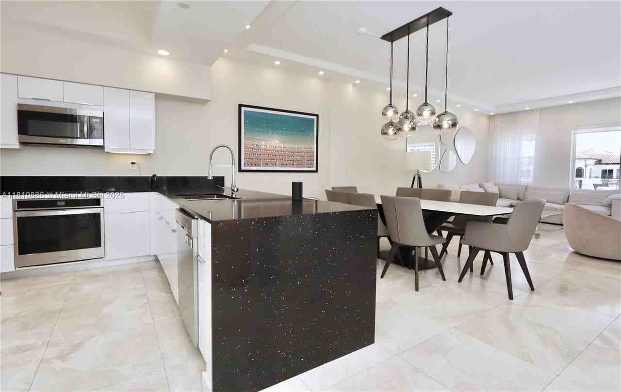 3900 Island Blvd #PH2 - Photo 4 of 46