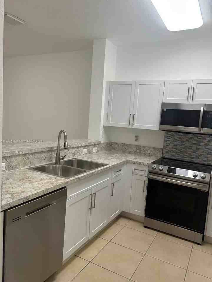 9257 Sw 227th St - Photo 5 of 8