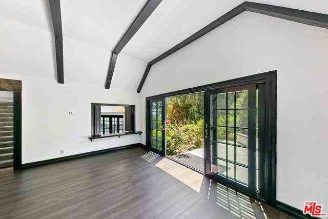 29528 Harvester Rd - Photo 2 of 8