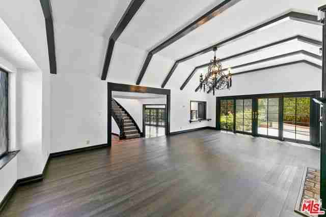29528 Harvester Rd - Photo 3 of 8