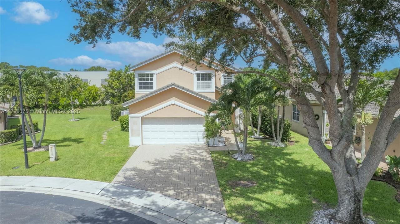 7423 Nw 70th Ave - Photo 3 of 8