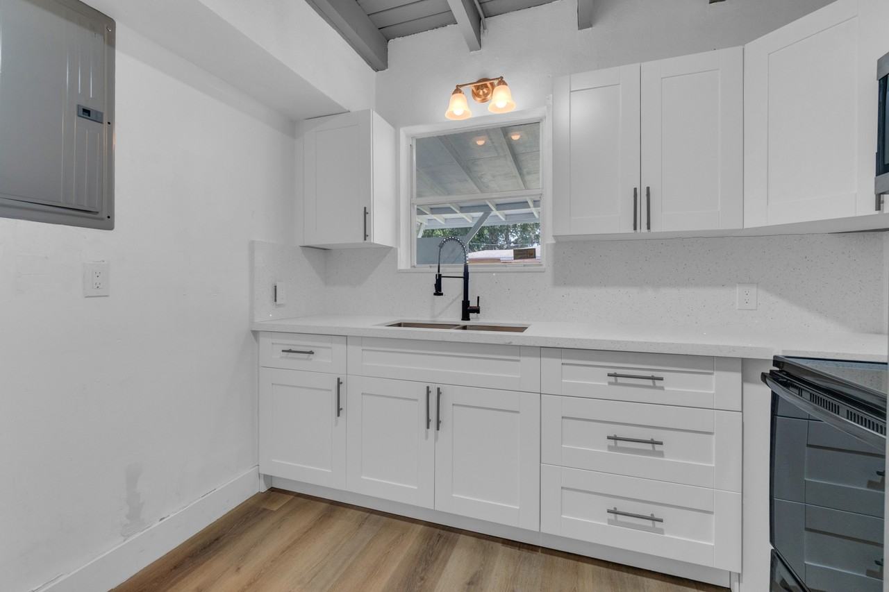 Ne 148th St - Photo 3 of 9