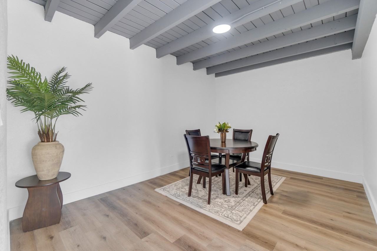 Ne 148th St - Photo 5 of 9