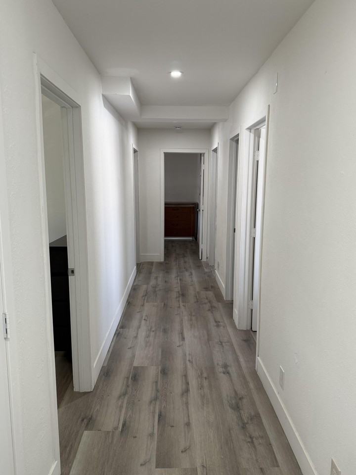 Breeze Court - Photo 2 of 24