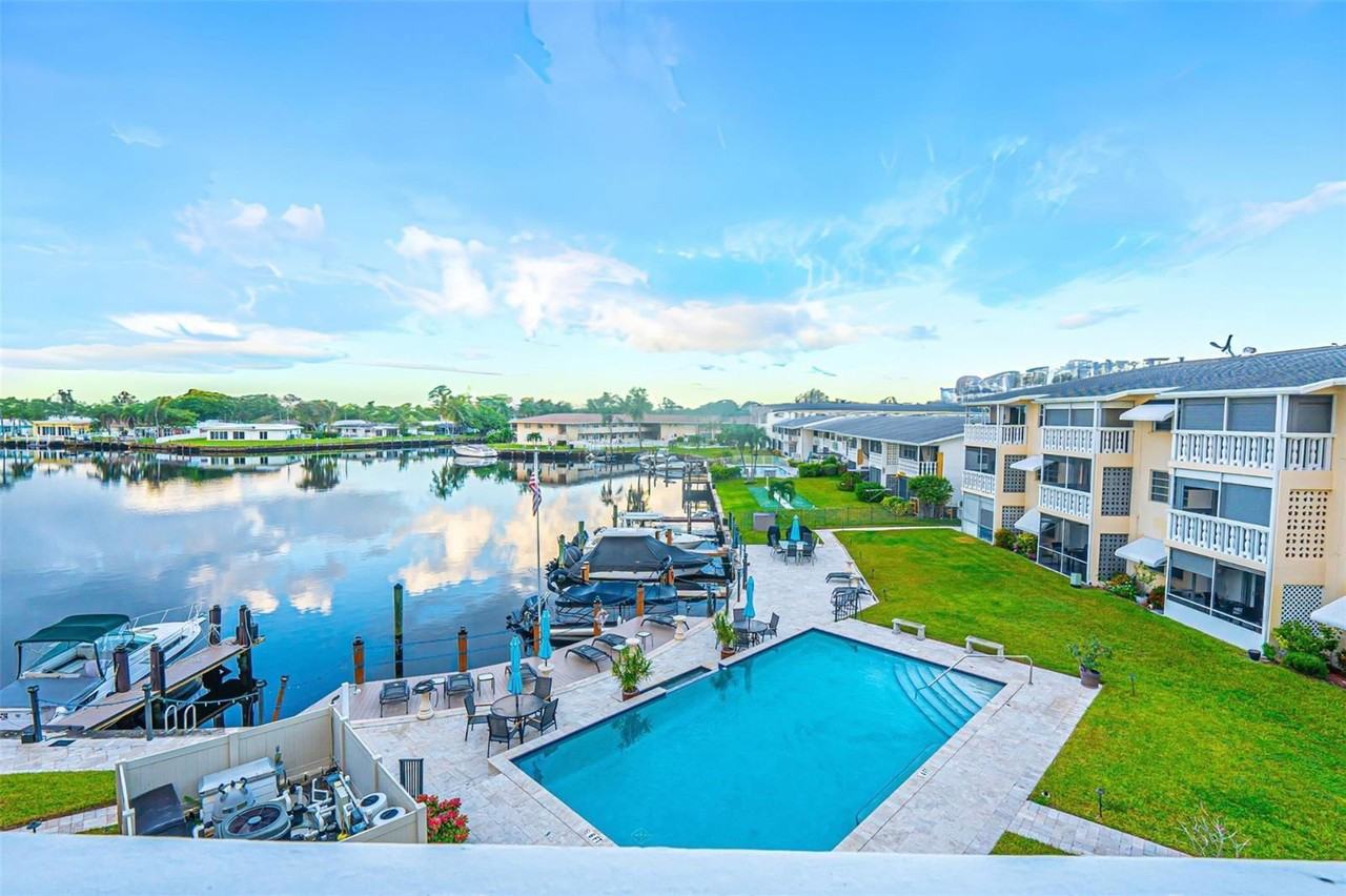 700 Pine Dr #308 - Photo 3 of 8