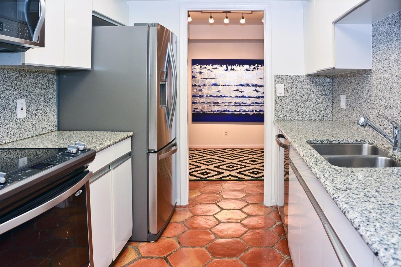 5510 N Ocean Dr #21D - Photo 4 of 48