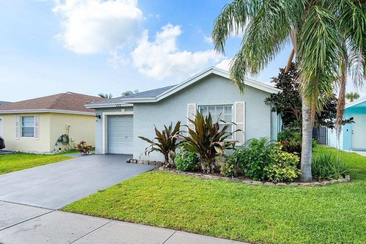 177 Heming Way - Photo 2 of 22