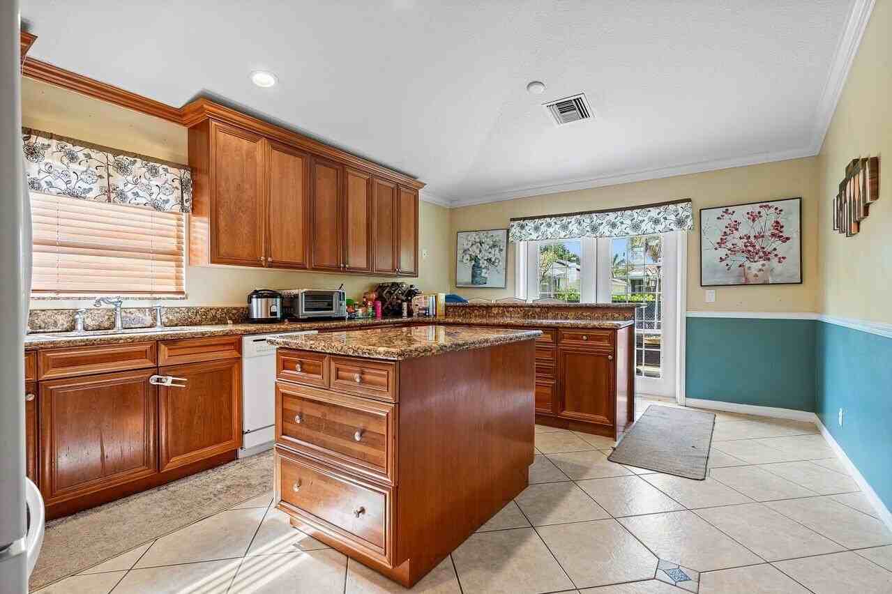 177 Heming Way - Photo 6 of 22