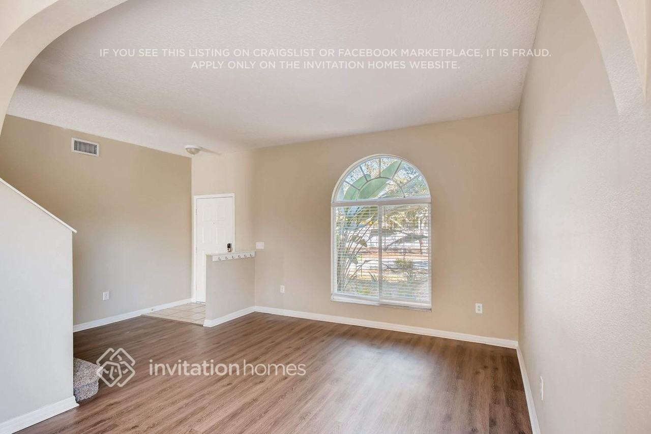 11006 Sailbrooke Dr - Photo 3 of 12