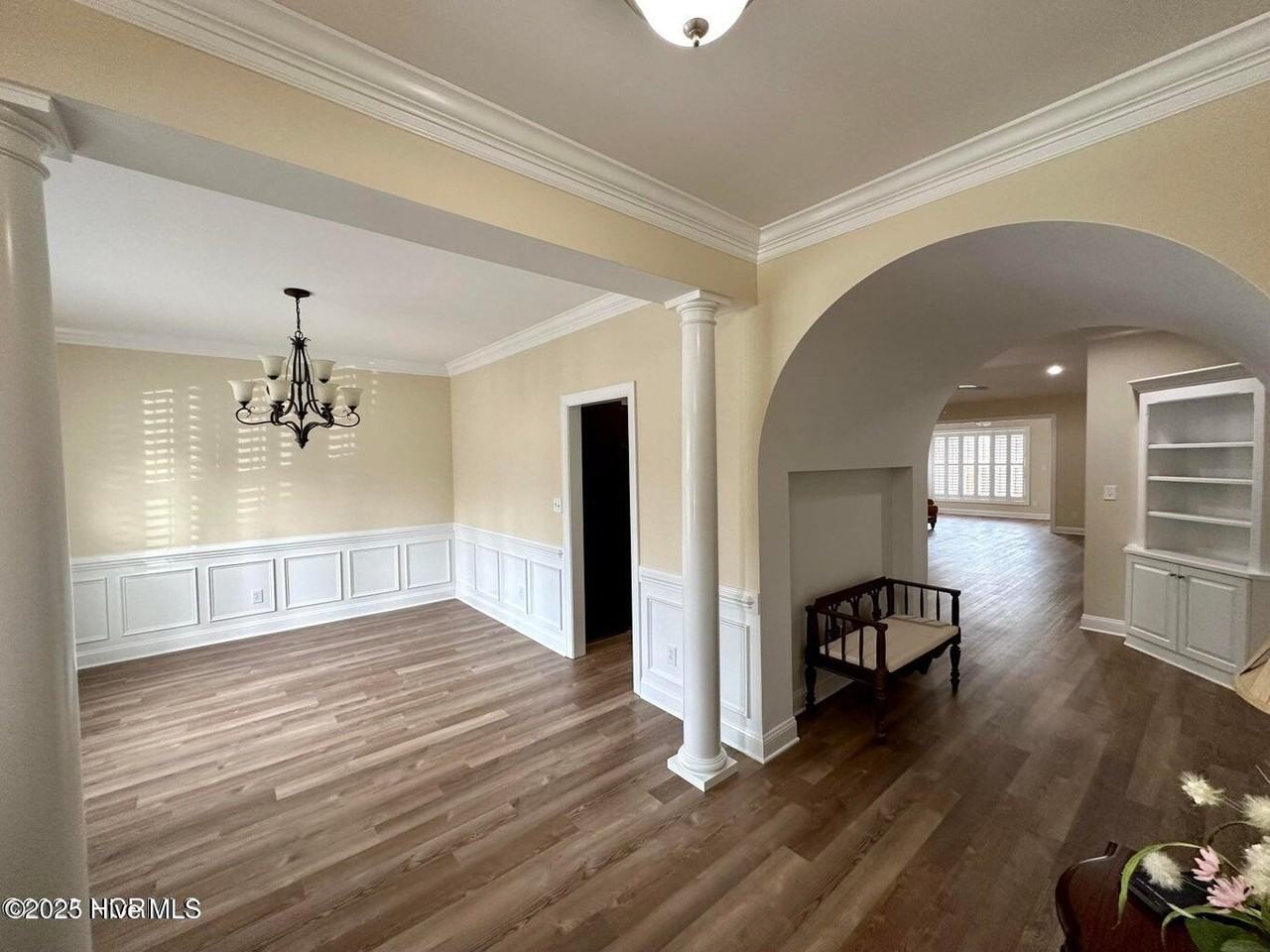 526 Wallington Rd - Photo 2 of 11