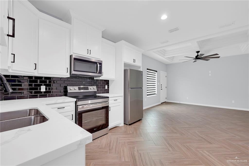 3307 Aurora Ln - Photo 4 of 20