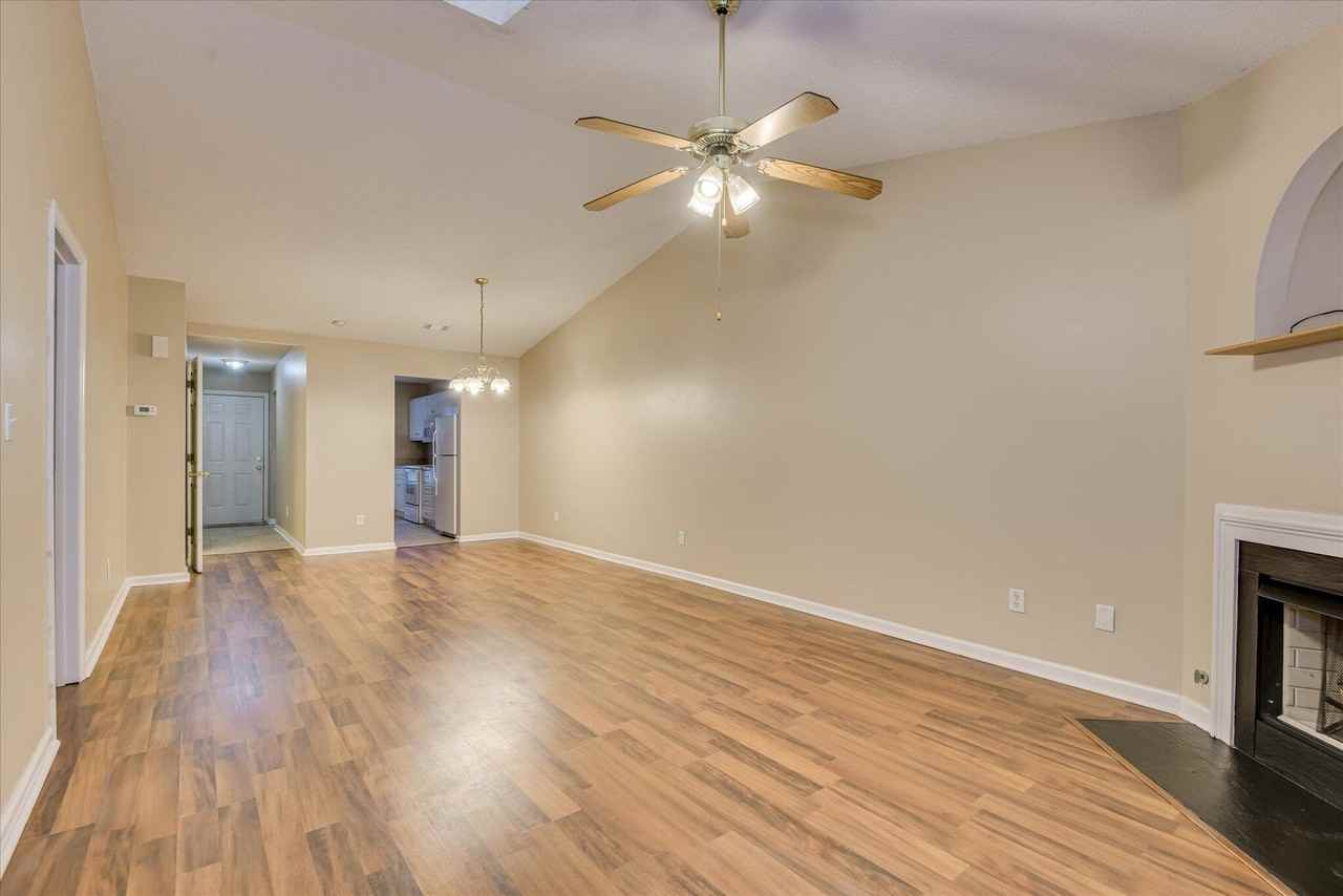 128 Shelby Dr - Photo 6 of 19