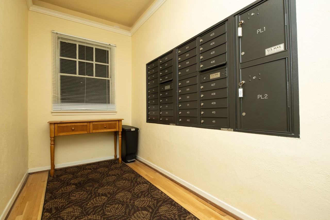 831 SW Vista Ave - Photo 5 of 50