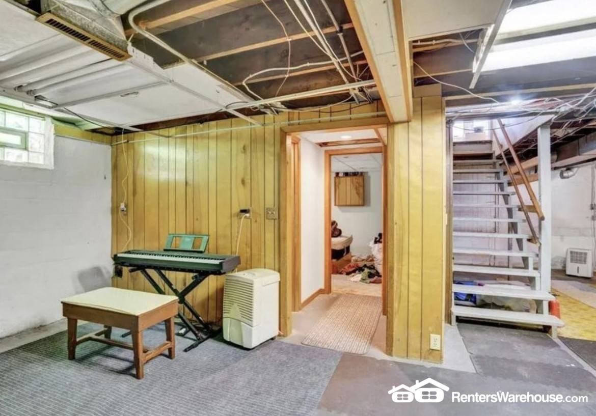 2036 Iglehart Ave - Photo 7 of 10