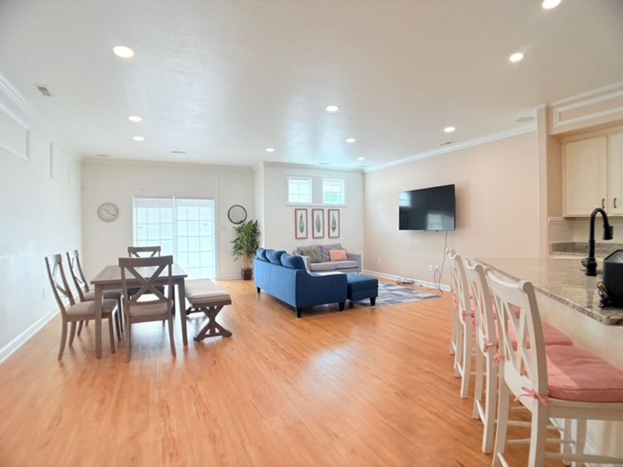 102 Two Penny Pl - Photo 3 of 13