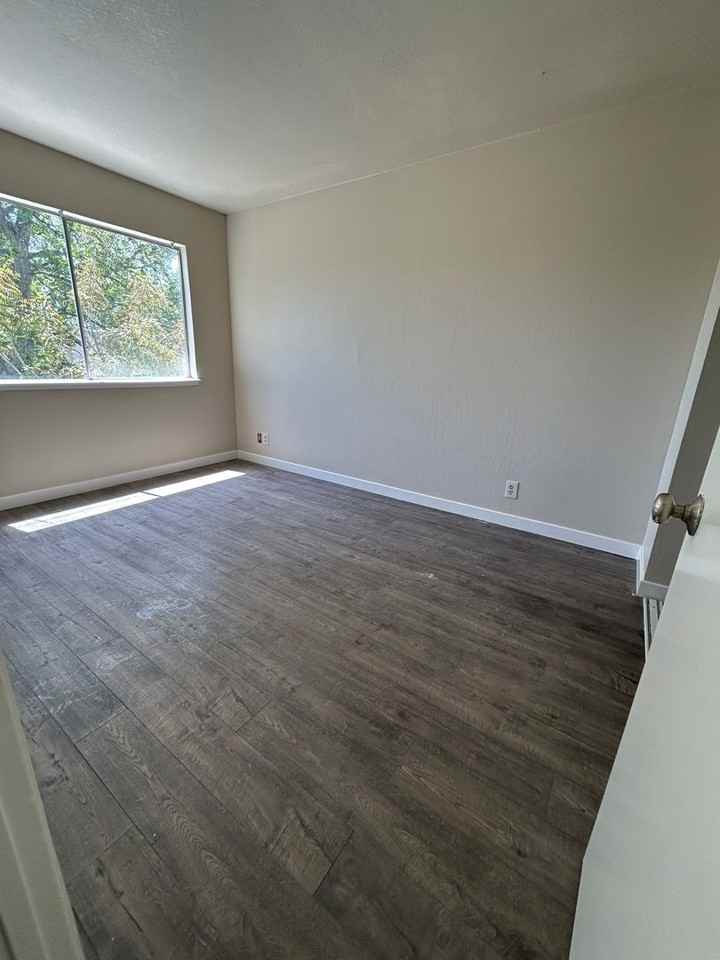 2203 Olivegate Ln - Photo 3 of 8