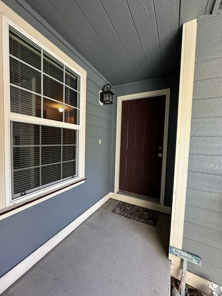 2721 Hidden Spring Dr - Photo 2 of 37