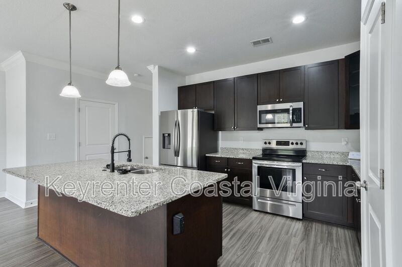 2115 Belden Ave - Photo 2 of 18