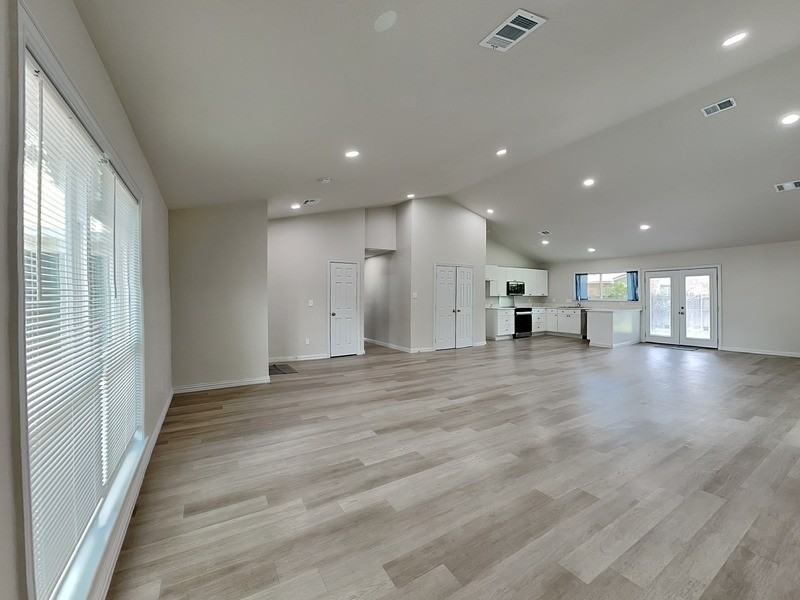 4348 Spindletree Ln - Photo 6 of 18