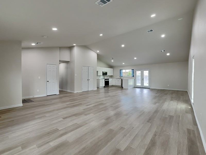 4348 Spindletree Ln - Photo 7 of 18