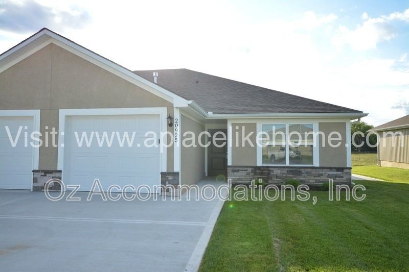 20925 E 8th St S - Photo 2 of 22