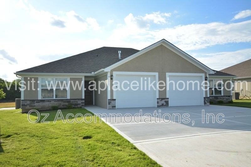 20927 E 8th St S - Photo 3 of 28