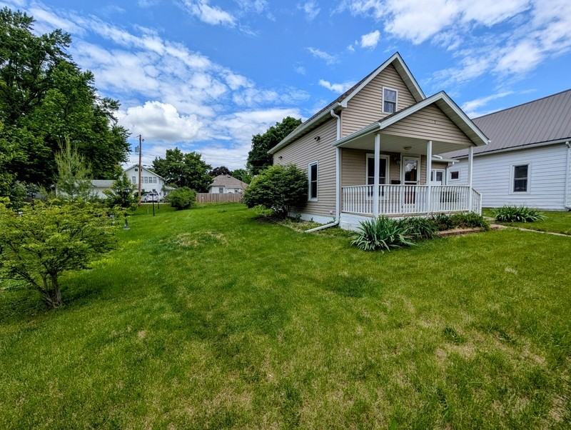 509 W Robinson St - Photo 2 of 19