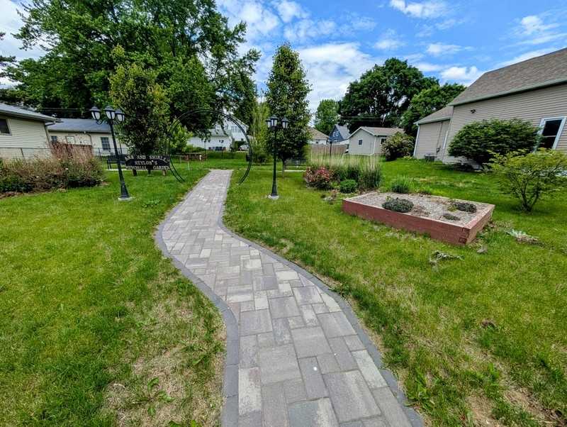 509 W Robinson St - Photo 3 of 19