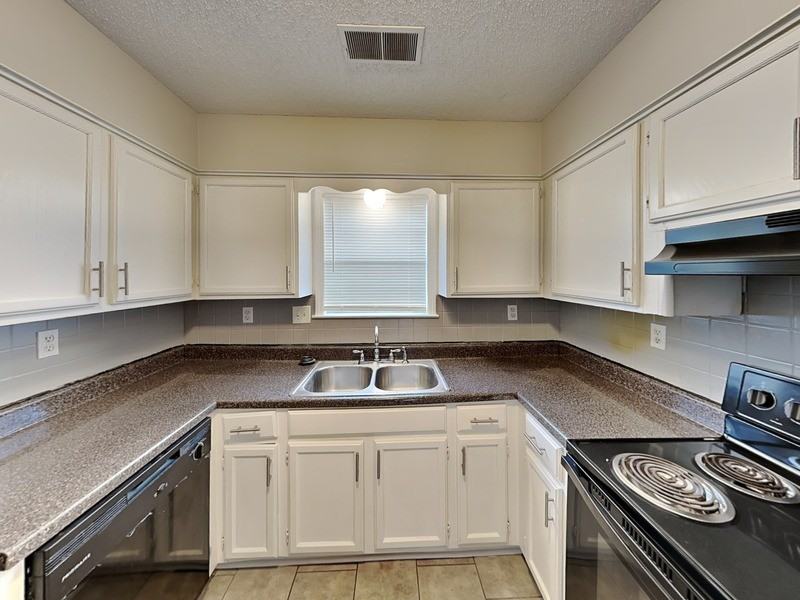 4339 Crimson Leaf Cv - Photo 6 of 22