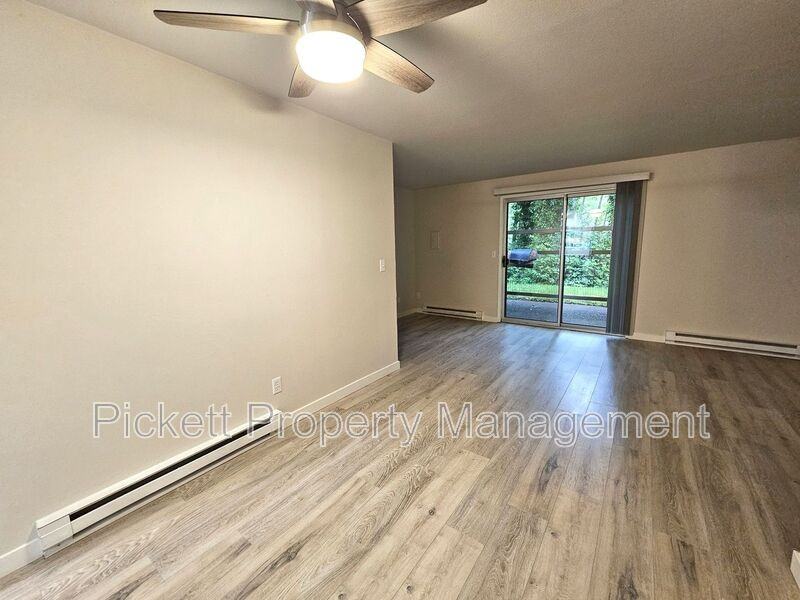 354 Nw Edvard St #G - Photo 3 of 26