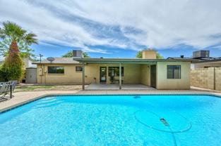 352 E Beatryce St - Photo 1 of 1