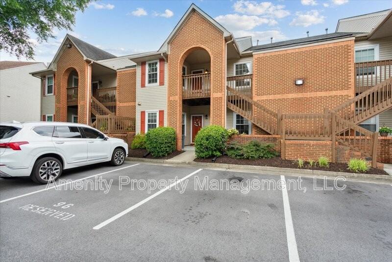 953 Gas Light Ln - Photo 3 of 26