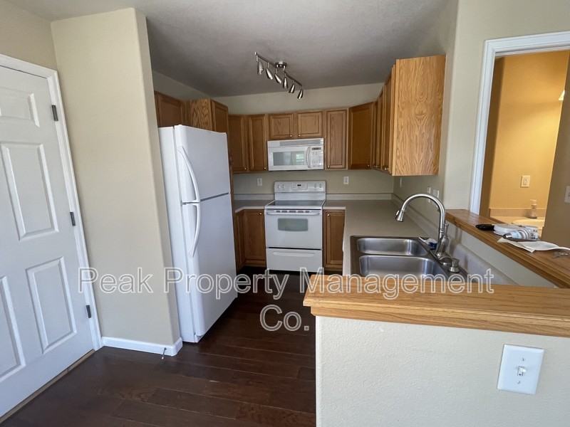 1603 Robertson #E - Photo 3 of 20