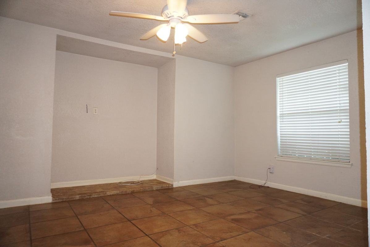 2007 Hickory Hill Dr - Photo 2 of 17