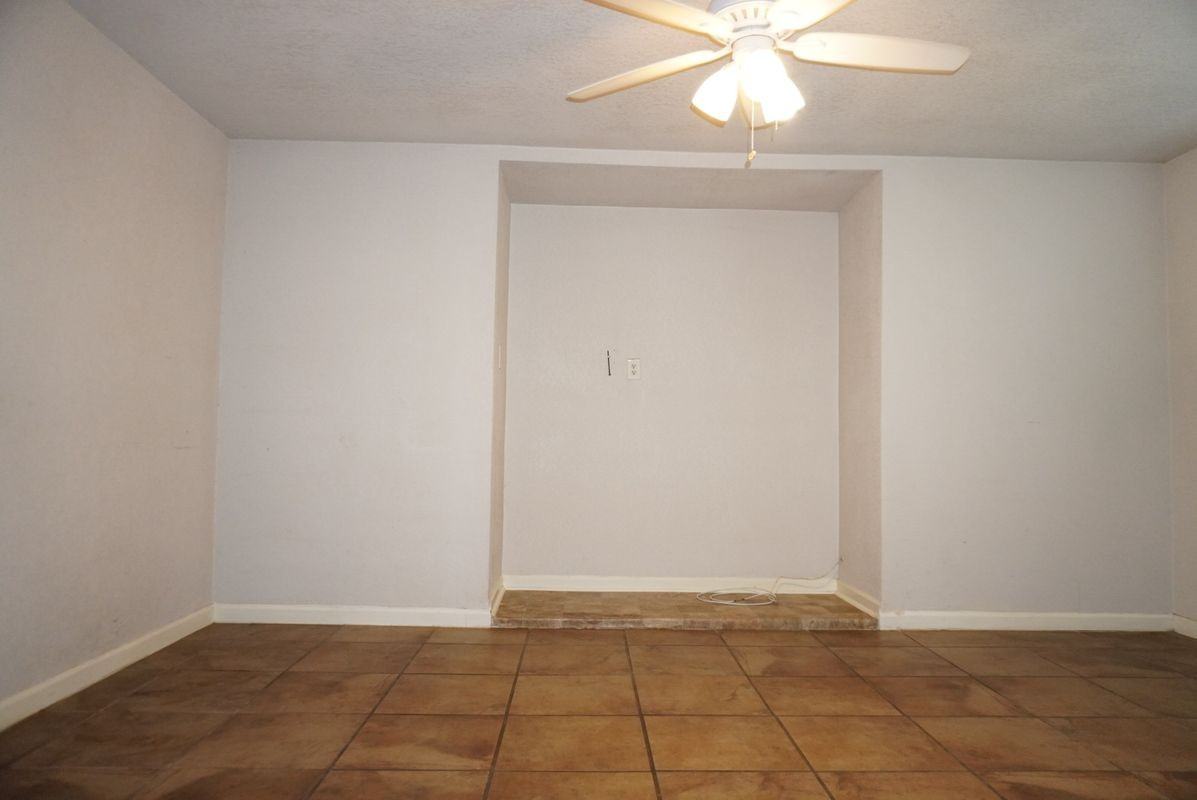 2007 Hickory Hill Dr - Photo 3 of 17