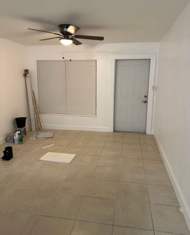 809 Dundas Ct - Photo 2 of 4