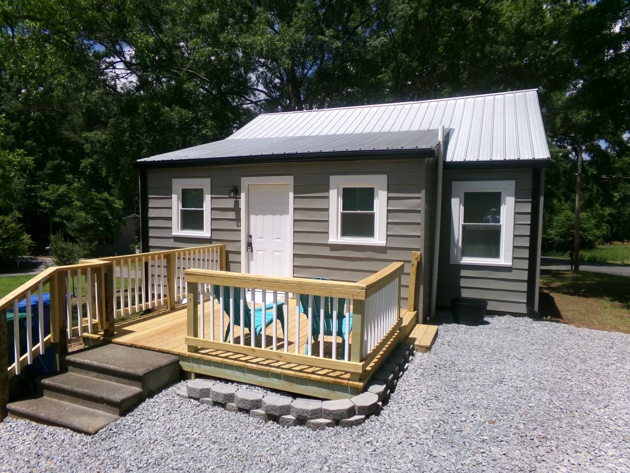 903 Corbin St - Photo 3 of 11