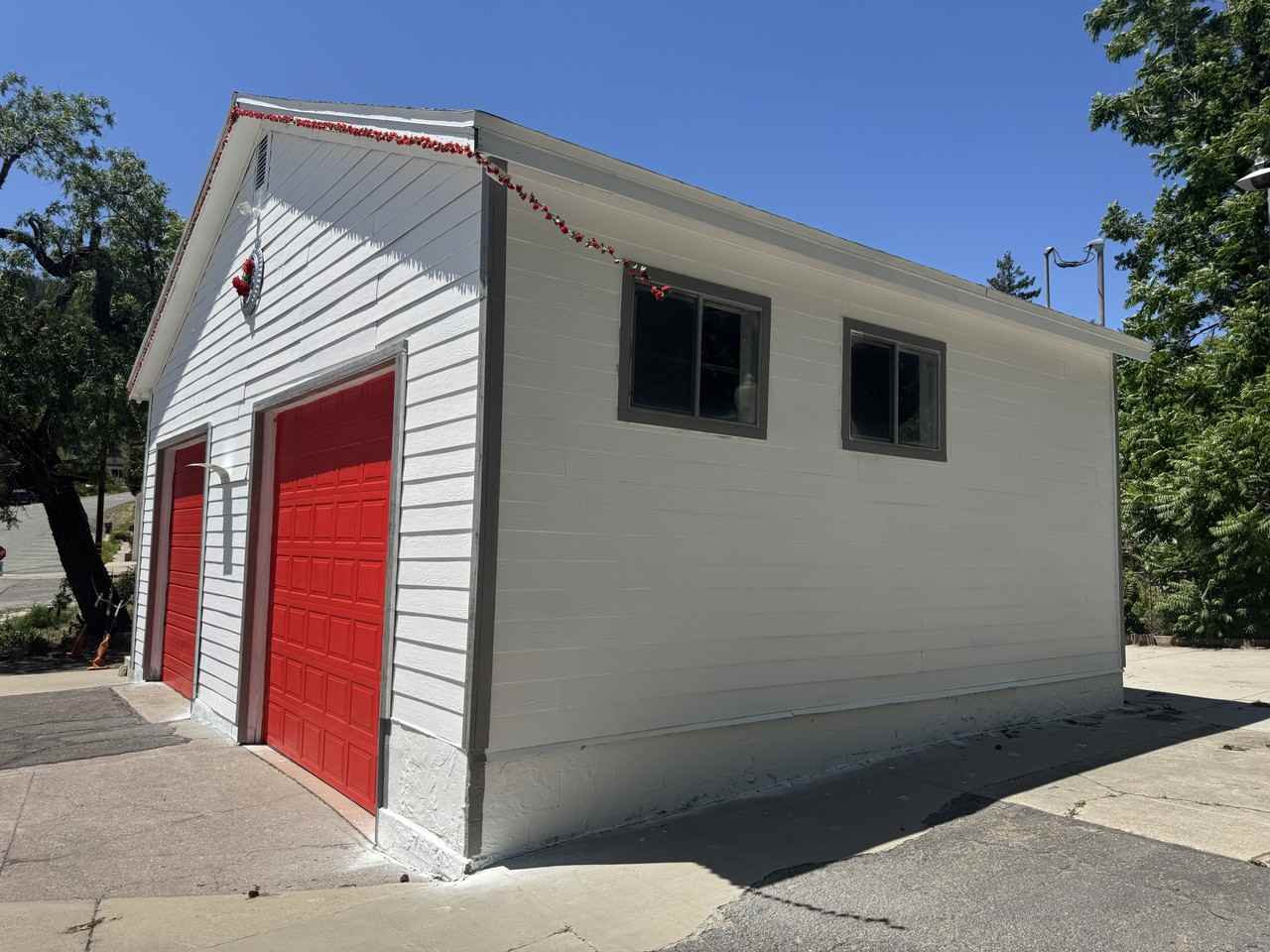 5621 Dunsmuir Ave - Photo 2 of 10