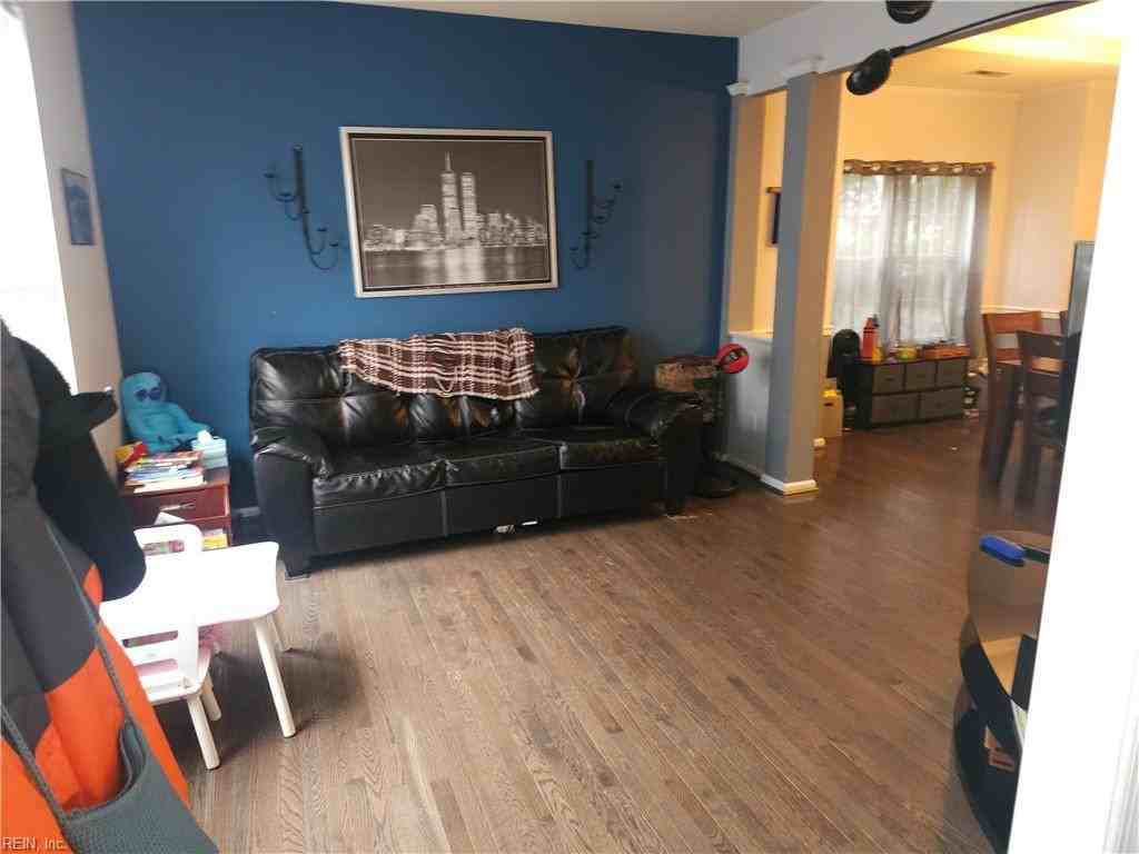 2009 Acentala Quay - Photo 2 of 21