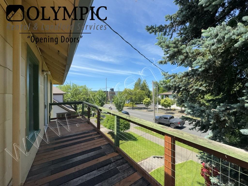 1015 State Ave Ne - Photo 2 of 20