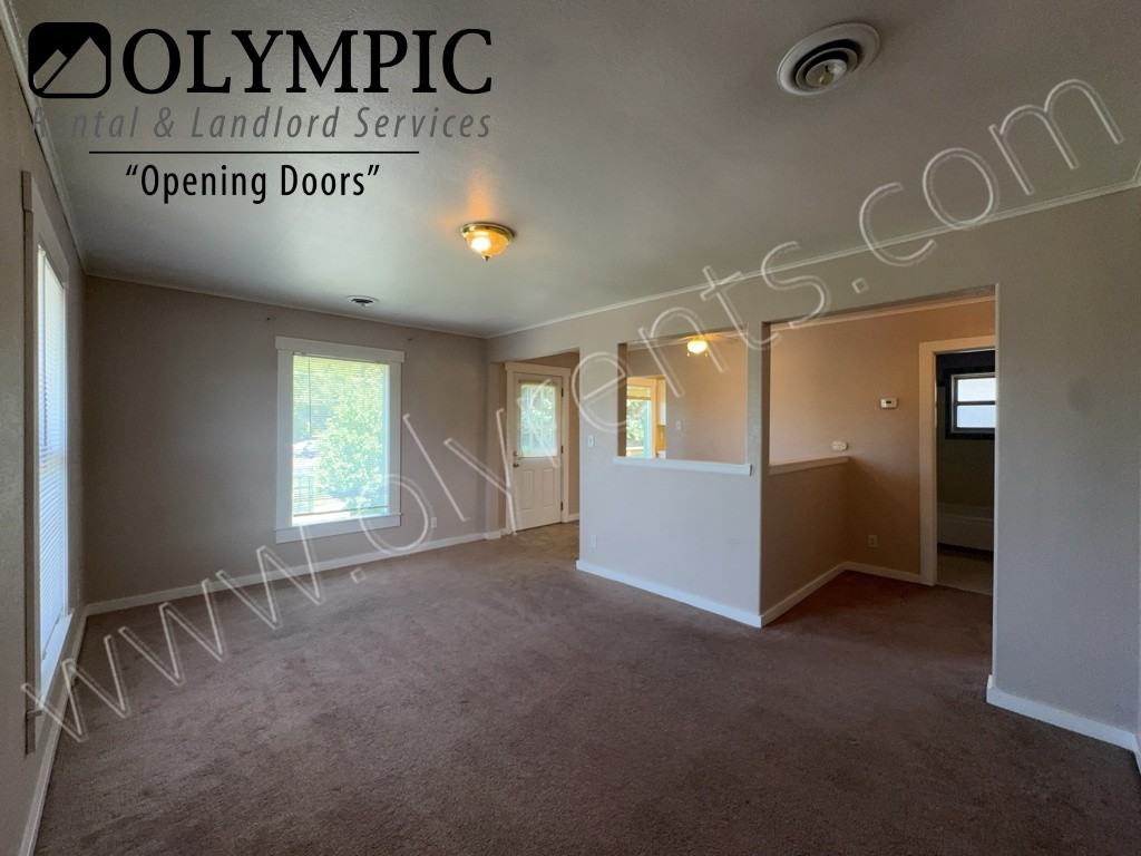 1015 State Ave Ne - Photo 5 of 20