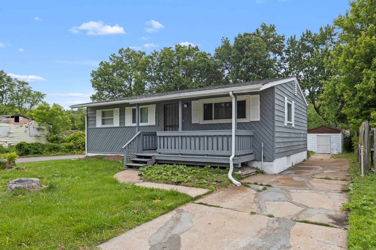 1147 Congress Ave - Photo 2 of 20