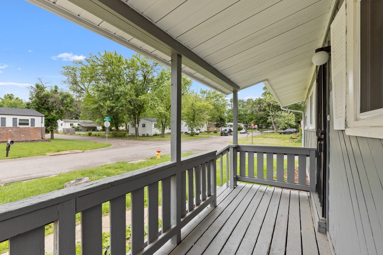 1147 Congress Ave - Photo 3 of 20